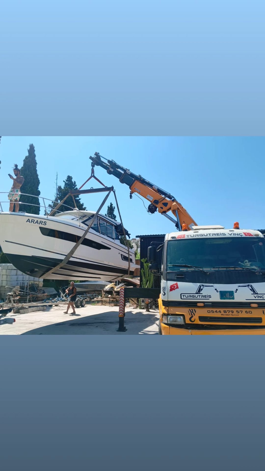 ARARS Teknesinin Tersaneden İndirilmesi